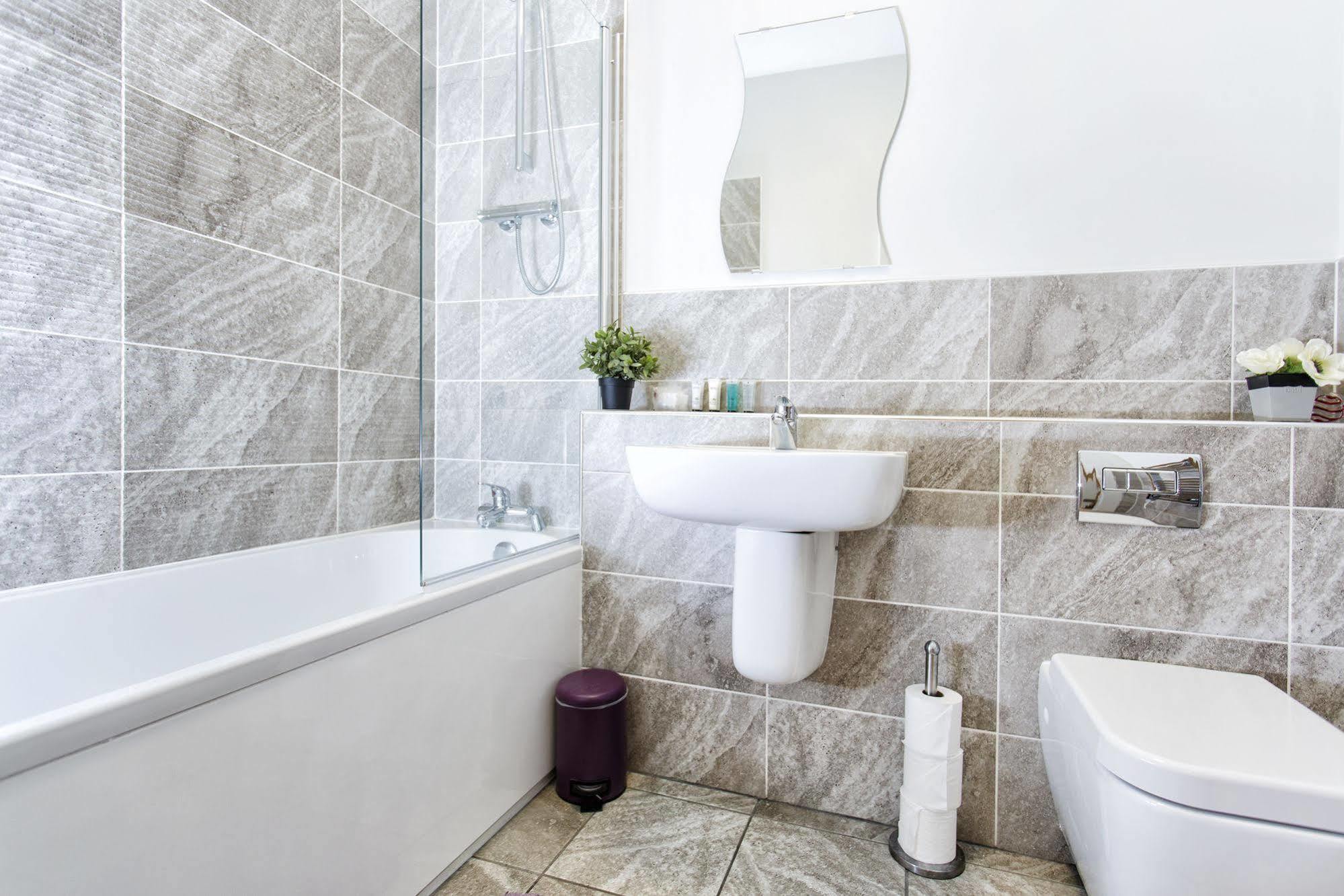 Aparthotel Orchard & Avenue Serviced 4*