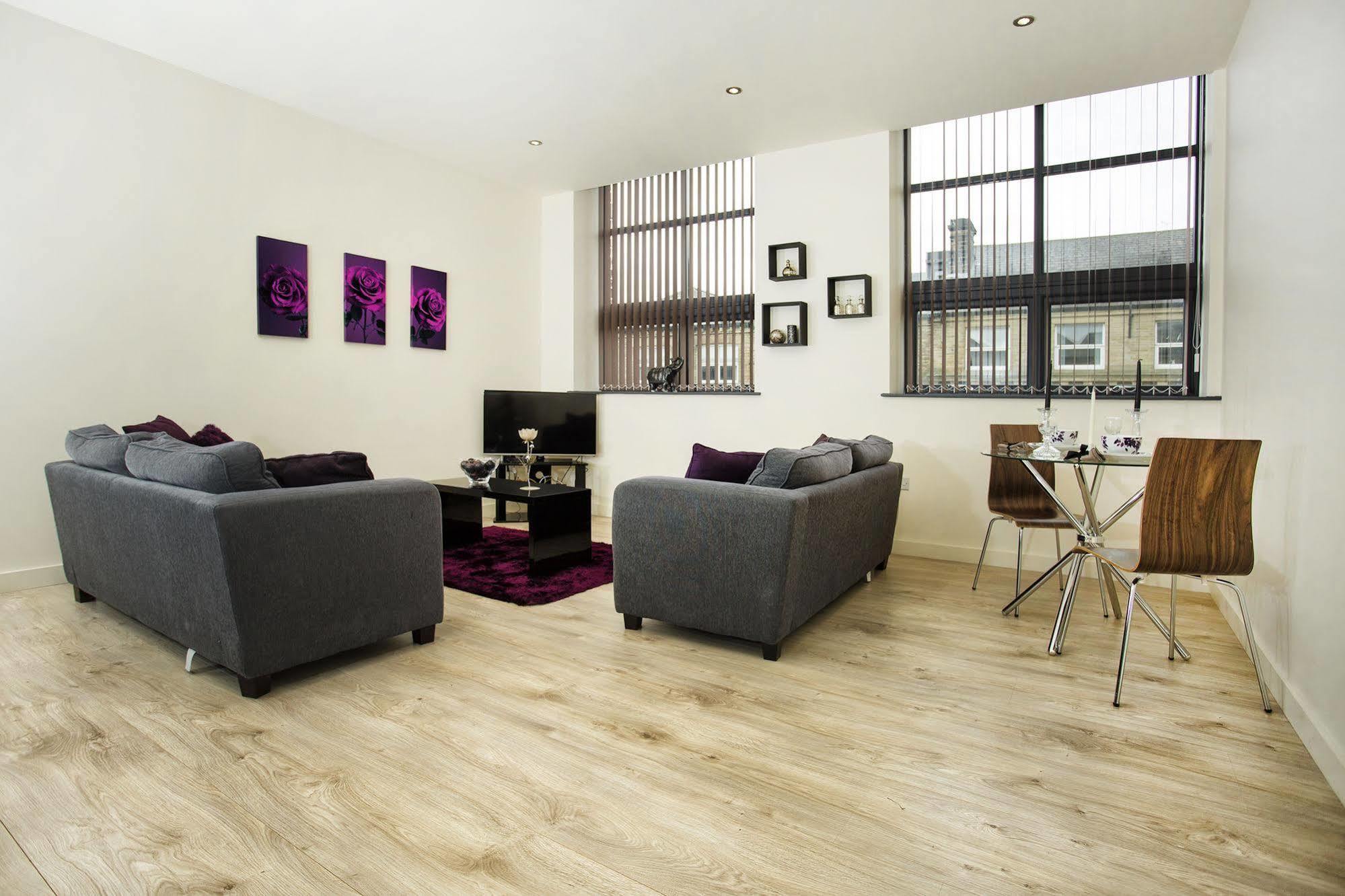 Orchard & Avenue Serviced Bradford (West Yorkshire)